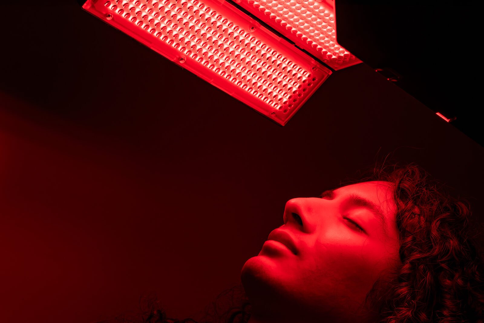 Patient under 650nm red light channel