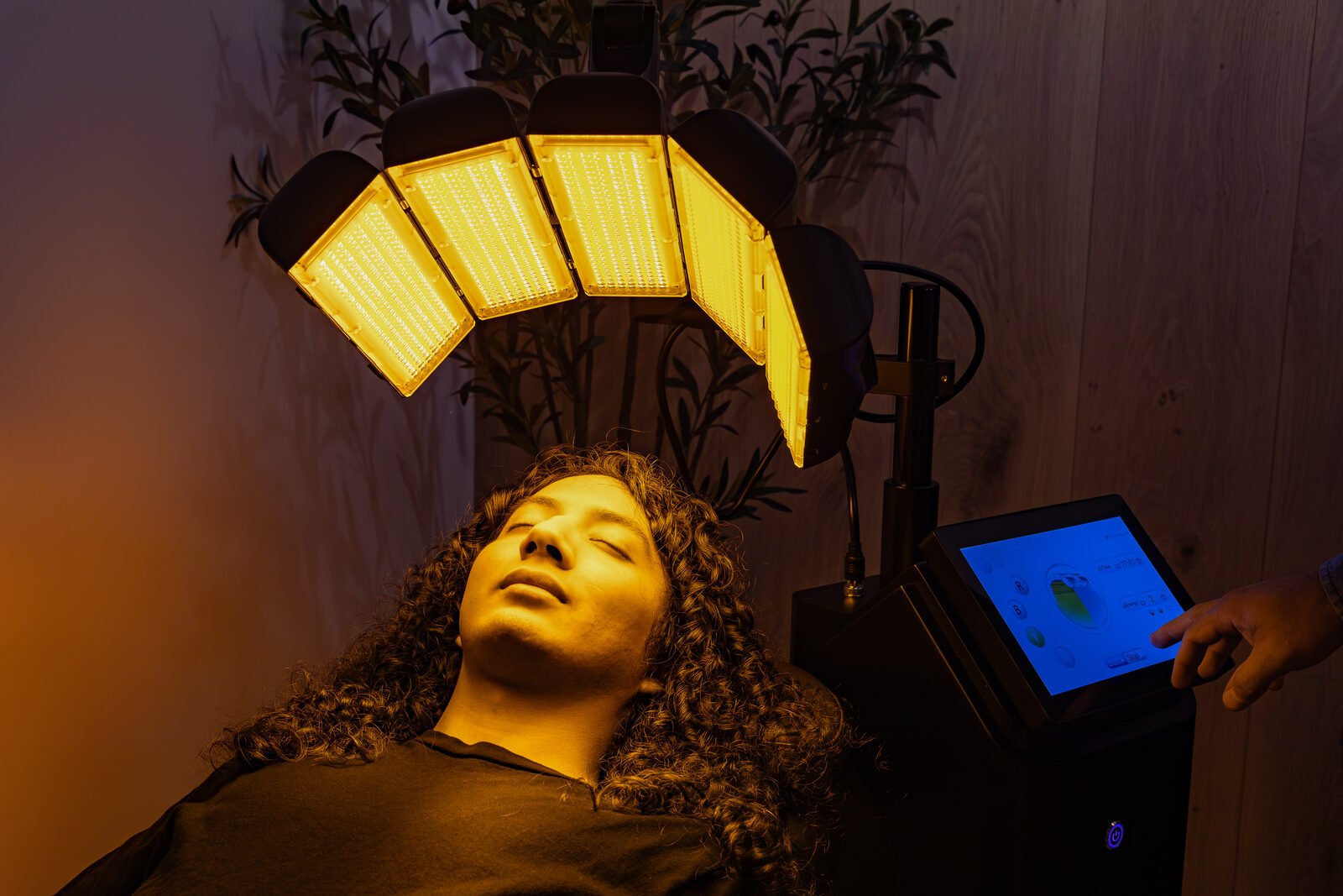 Provider adjusting ForeSight touchscreen during a yellow channel session